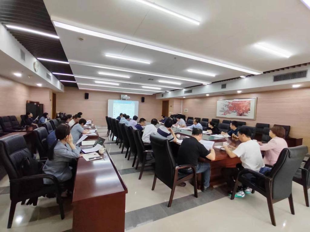 我校召开下一轮拟申报博士学位授权点工作推进会.jpg
