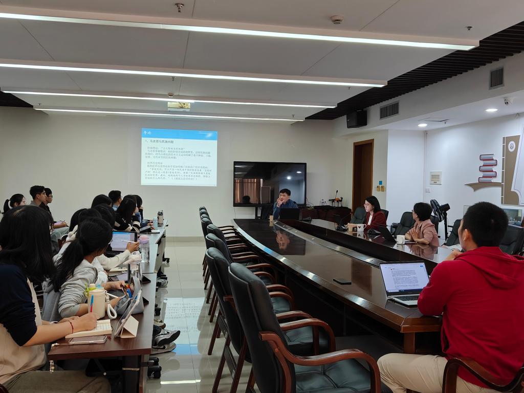 讲座.jpg 讲座.jpg